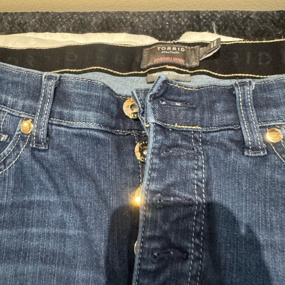 Torrid jeans - Picture 2 of 5